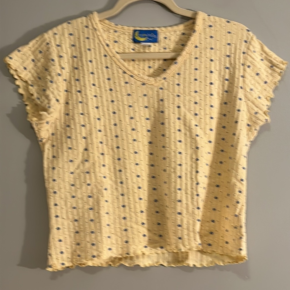 EUC yellow with blue flowers Willow Wear by Willow Creek crop tshirt size large